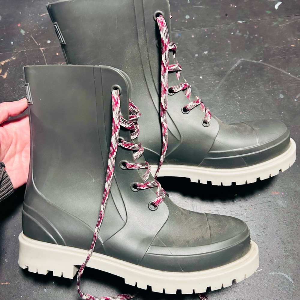 Cougar Rubber Rain Boots in Gray